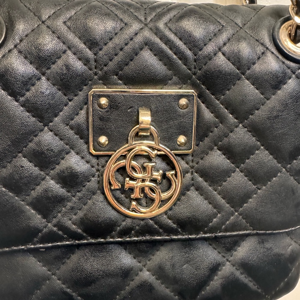 Guess Black Small Quilted Flap Chain Shoulder Bag Gold Tones Magnetic Closure - Picture 3 of 16